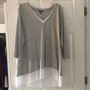 Vince Camuto 3/4 sleeve t-shirt w white trim.